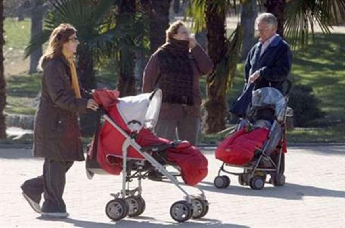 Rocío Flores llora desconsolada ante la traición de Rocío Carrasco y Antonio David