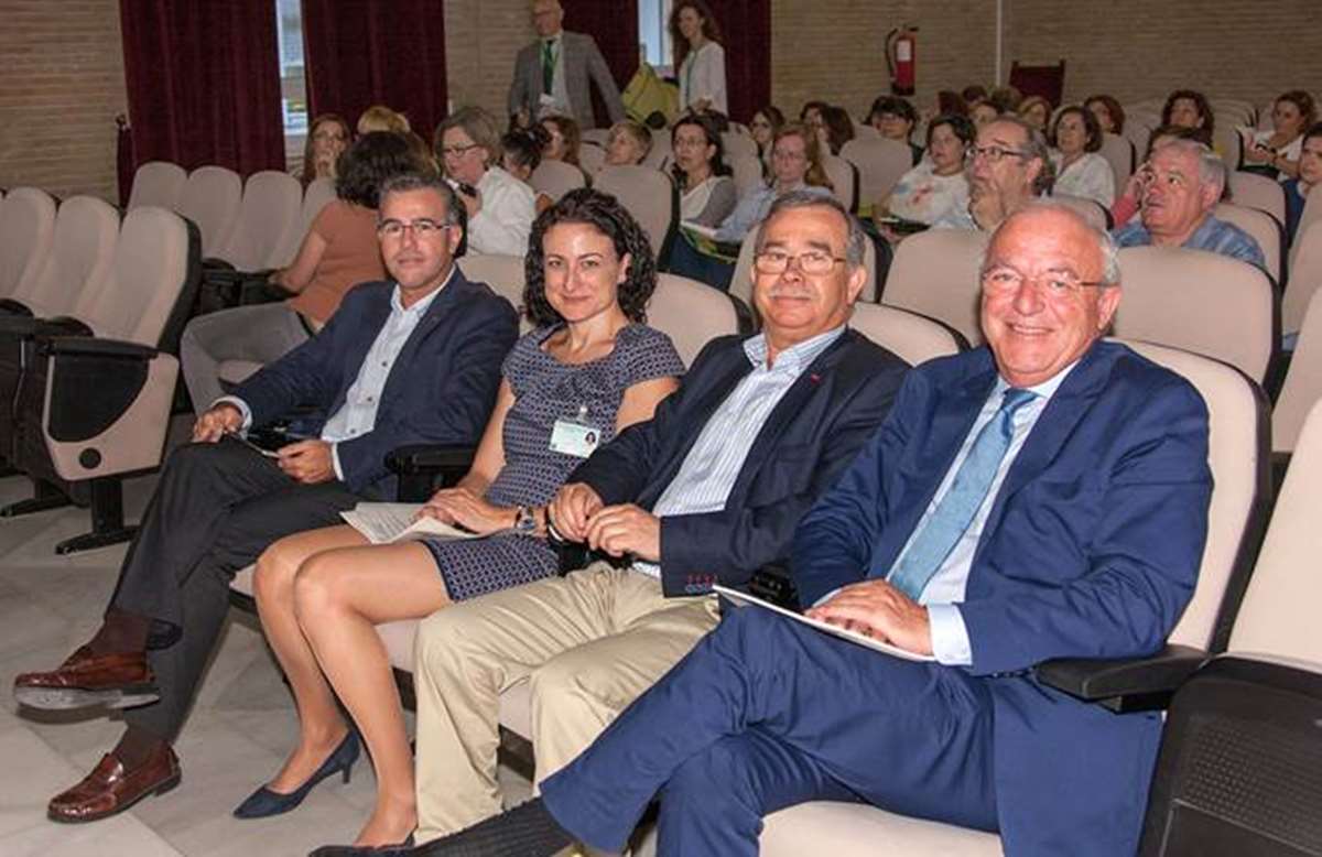 12-O: Pedro Sánchez obliga a los Reyes a esperarlo encerrados en su Rolls-Royce (VÍDEO)