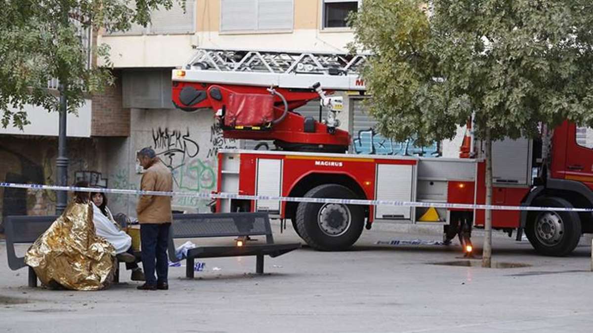 Un joven de 18 años muere en el incendio de su vivienda, en Antequera